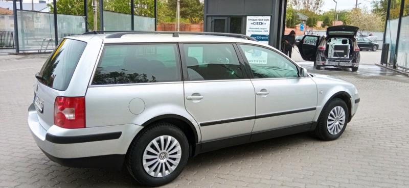 Купити Накладки на арки (4 шт, чорні) SW, 1996-2005, ABS для Volkswagen Passat B5 рр