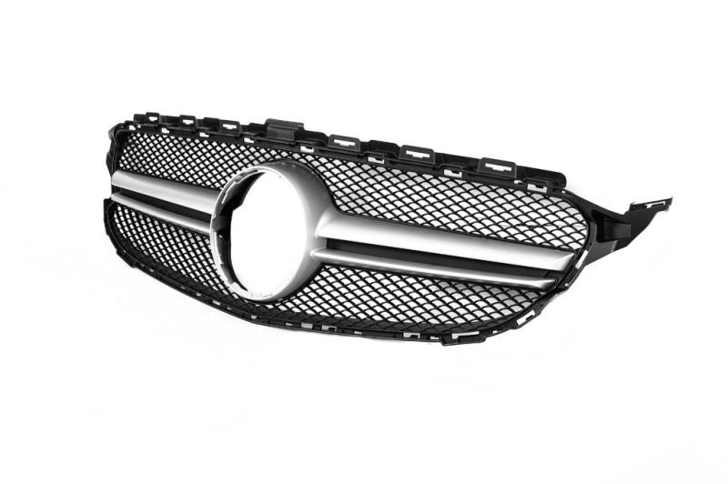 Купити Передня решітка AMG Silver (для Avantgarde/AMG-Line/C43 AMG) 2018-2025, з камерою для Mercedes C-сlass W205 рр