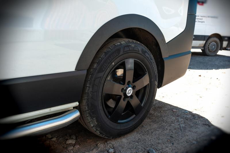 Купити Накладки на арки (6 шт, чорні, ABS) для Nissan NV300/Primastar 2016-рр