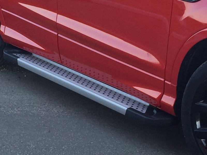 Купити Бокові пороги Allmond Grey (2 шт, алюм.) З чорним листям на дверях для Ford Kuga/Escape 2013-2019 рр