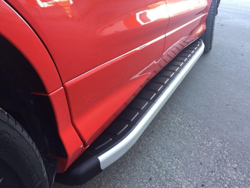 Купити Бокові пороги Fullmond (2 шт, алюм.) З пофарбованим листям на дверях для Ford Kuga/Escape 2013-2019 рр