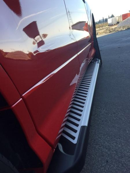 Купити Бокові пороги Line (2 шт., Алюміній) З чорним листям на дверях для Ford Kuga/Escape 2013-2019 рр