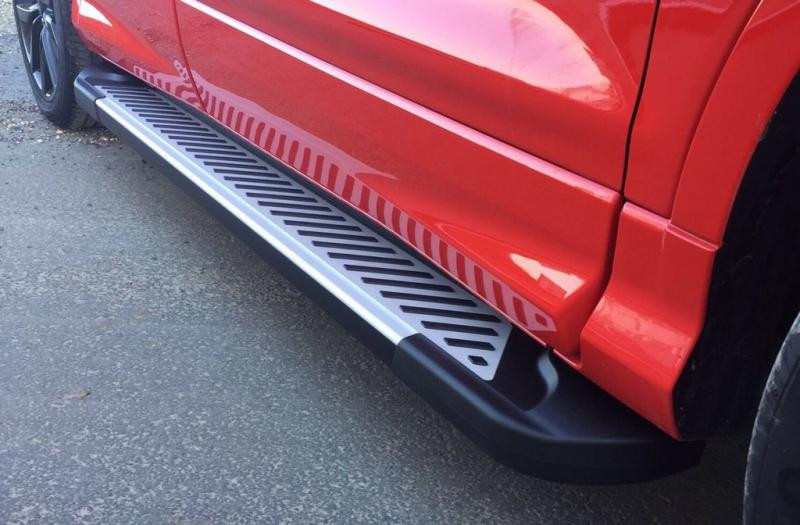 Купити Бокові пороги Line (2 шт., Алюміній) З чорним листям на дверях для Ford Kuga/Escape 2013-2019 рр