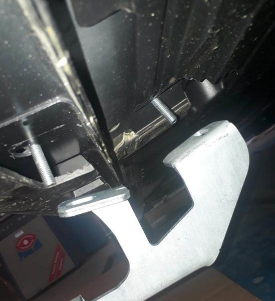 Купити Бокові пороги Line (2 шт., Алюміній) З чорним листям на дверях для Ford Kuga/Escape 2013-2019 рр