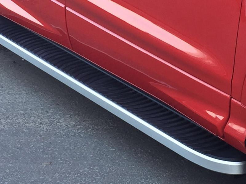 Купить Боковые пороги Tayga Grey (2 шт., алюминий) С окрашенной листвой на дверях для Ford Kuga/Escape 2013-2019 гг