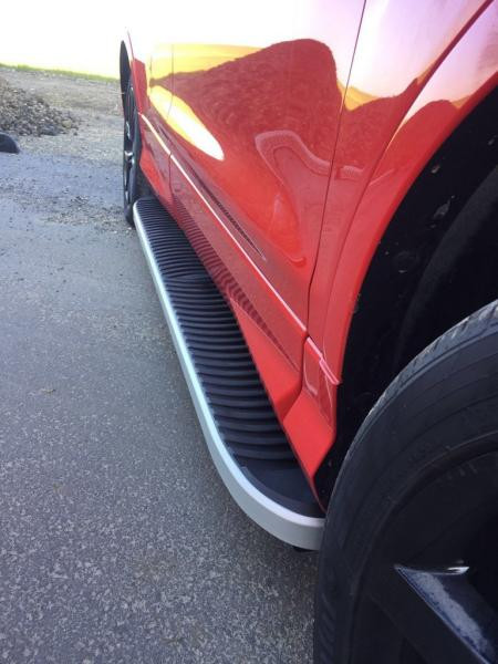 Купить Боковые пороги Tayga Grey (2 шт., алюминий) С окрашенной листвой на дверях для Ford Kuga/Escape 2013-2019 гг