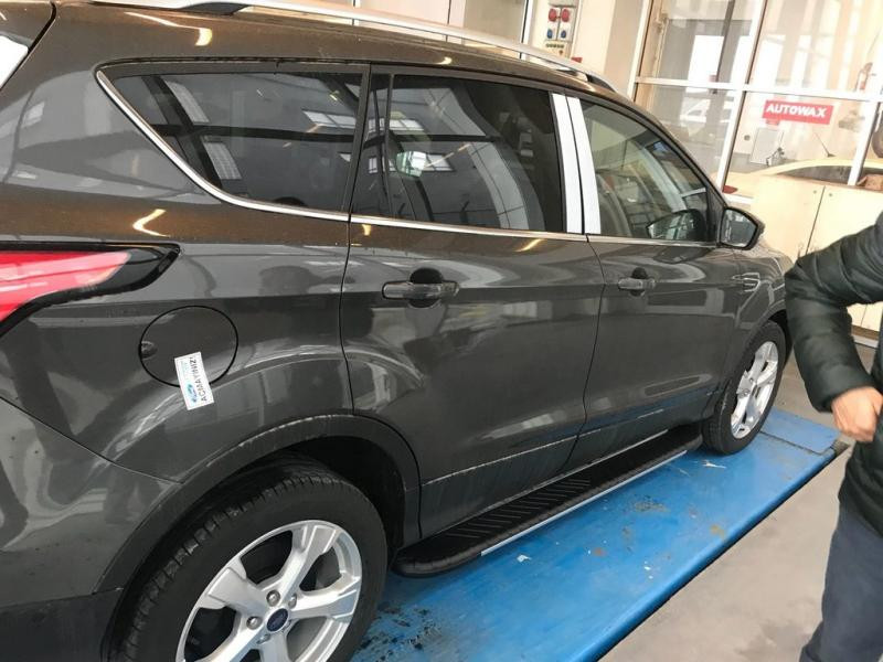 Купити Бокові пороги Bosphorus Grey (2 шт., Алюміній) З чорним листям на дверях для Ford Kuga/Escape 2013-2019 рр