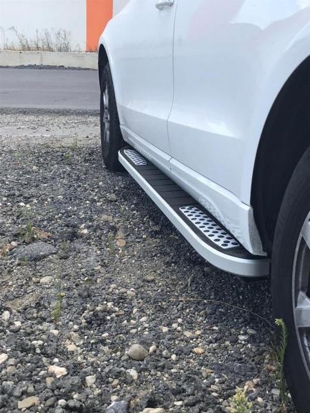 Купити Бокові пороги Tayga V2 (2 шт., Алюміній) для Land Rover Discovery V