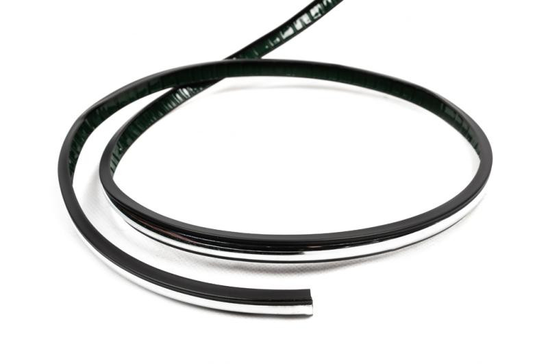 Купить Черный молдинг с хром полоской на метраж sal32 (1 метр, 13.5 мм)