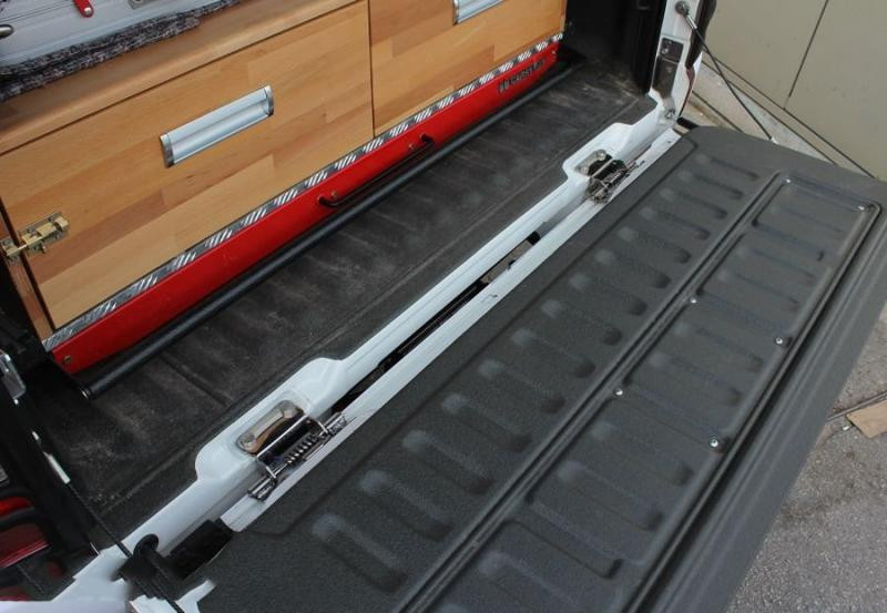 Купить Механизм плавного открывания заднего борта для Mitsubishi L200 2015-2024 гг