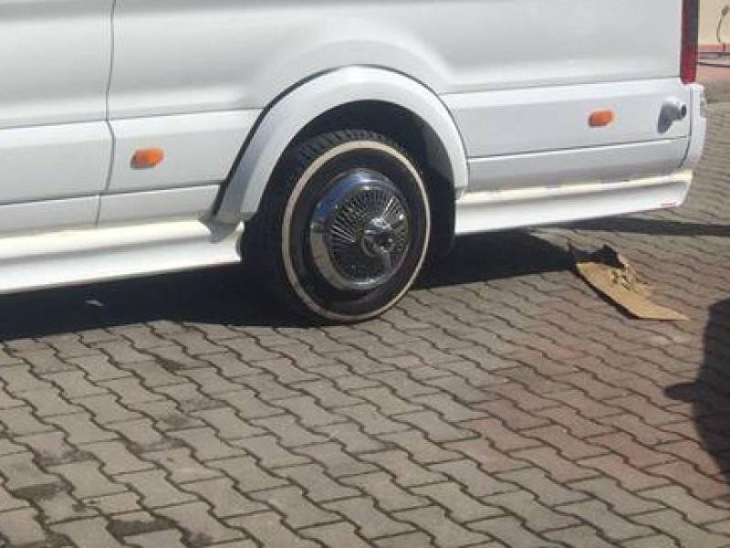 Купити Бокові пороги задня частина (під фарбування) для Ford Transit 2014- рр