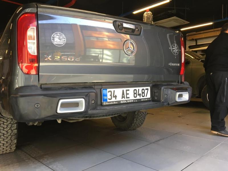 Купити Задній диффузор (чорний мат) для Mercedes X class