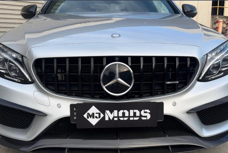 Купити Передня решітка Panamericana GT Black (для Avantgarde/AMG-Line/C43 AMG) 2014-2021, без камери для Mercedes C-сlass W205 рр