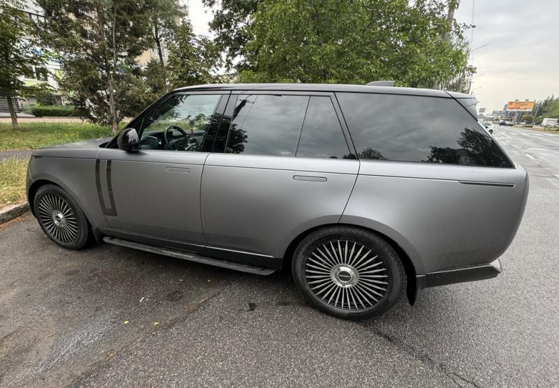 Купить Боковые пороги Оригинальный дизайн для Range Rover V L460 2021- гг