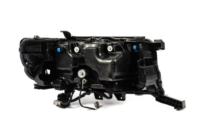 Купити Передня фара ліва 2016-2025 (Standart) для Toyota Land Cruiser 200