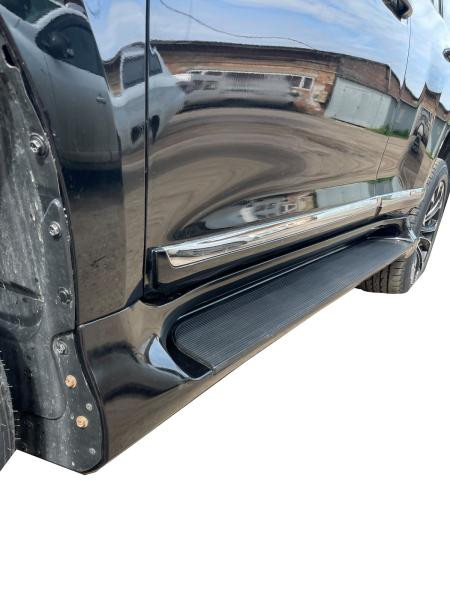 Купити Бокові пороги GX-style (2 шт., алюміній) Білий колір (чорна підніжка) для Toyota Land Cruiser Prado 150