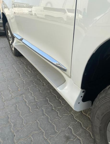 Купити Бокові пороги GX-style (2 шт., алюміній) Чорний колір (чорна підніжка) для Toyota Land Cruiser Prado 150