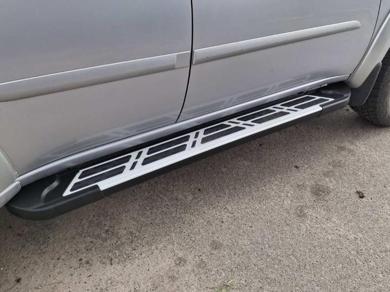 Купити Бокові пороги Sunrise (2 шт., Алюміній) Довжина 173 см