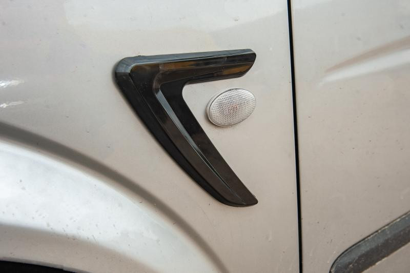 Купить Универсальные боковые жабры DPT V-3 (ABS) (2шт) (черный глянец)