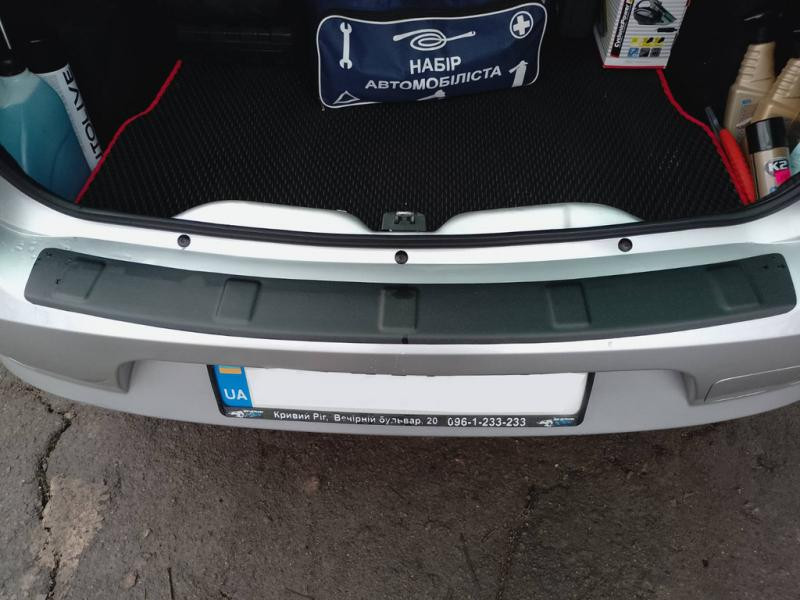 Купити Накладка на задній бампер (SD, ABS, Esa) для Renault Logan I 2008-2013 рр