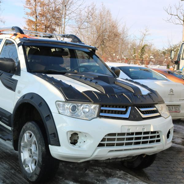 Купити Накладка на капот V4 (ABS) для Mitsubishi L200 2006-2015 рр