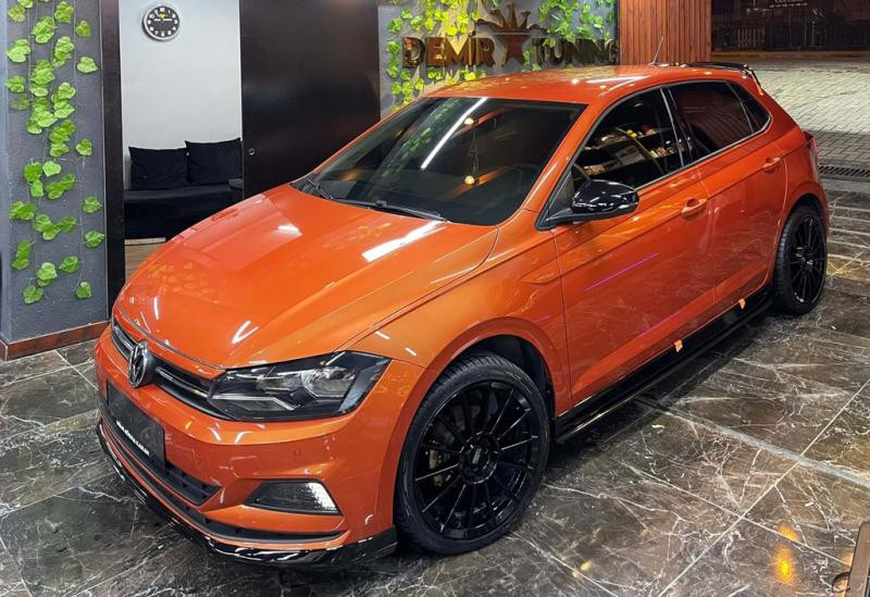 Купити Передня Lip накладка DPT V-1 (чорний глянець) для Volkswagen Polo 2017- рр