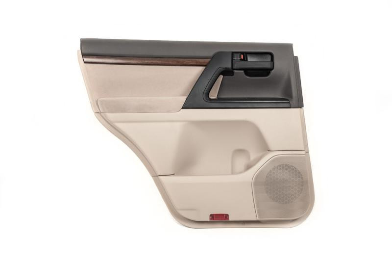 Купити Комплект рестайлінгових обшивок дверей (4 шт) для Toyota Land Cruiser 200
