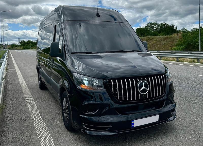 Купити Передня решітка Panamericana GT Chrome Premium V1 З рамкою для Mercedes Sprinter W907/W910 2018- рр