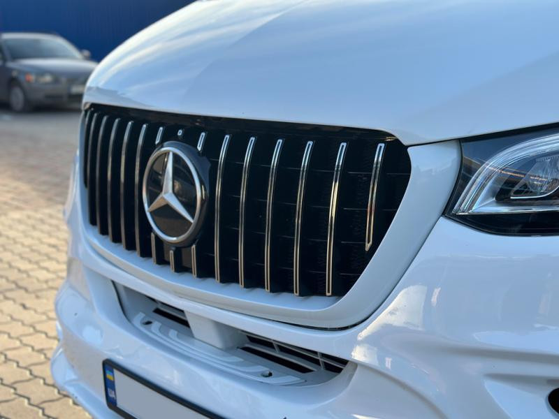 Купити Передня решітка Panamericana GT Chrome Premium V1 З рамкою для Mercedes Sprinter W907/W910 2018- рр
