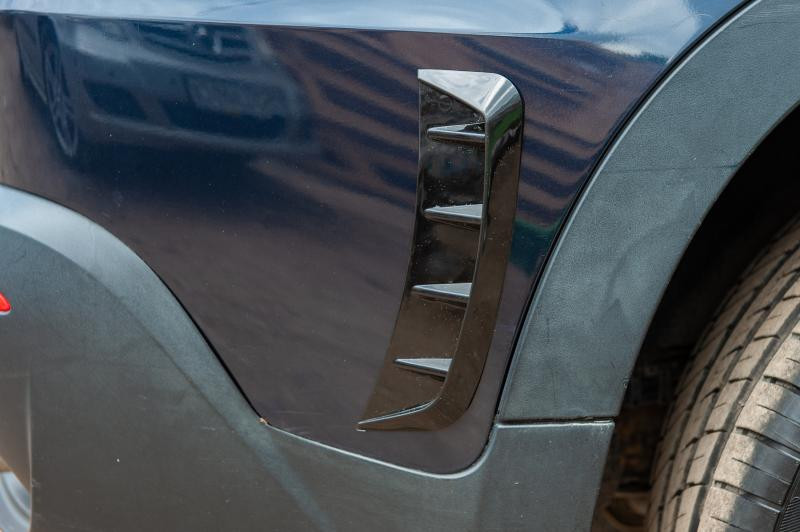 Купить Универсальные вентиляционные накладки на крылья тип-G (имитация, 2 шт)