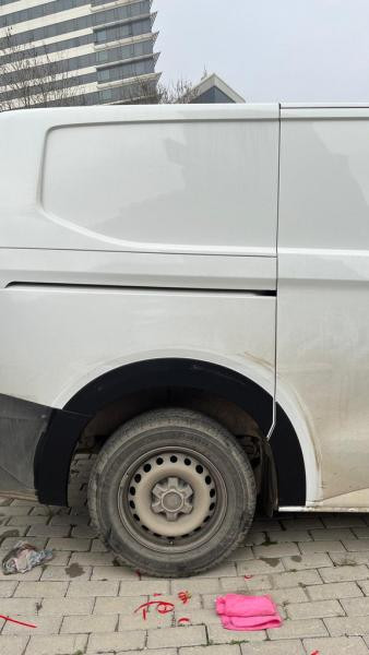 Купити Накладки на арки широкі (4 шт, чорні) для Ford Custom 2023- рр