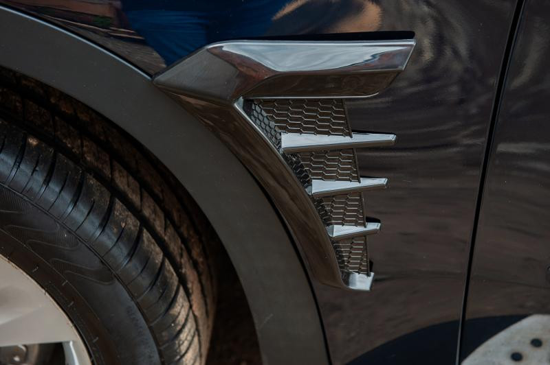 Купить Универсальные вентиляционные накладки на крылья тип-D (имитация, 2 шт)