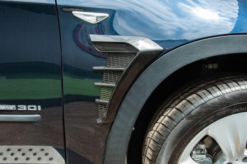 Купить Универсальные вентиляционные накладки на крылья тип-D (имитация, 2 шт)