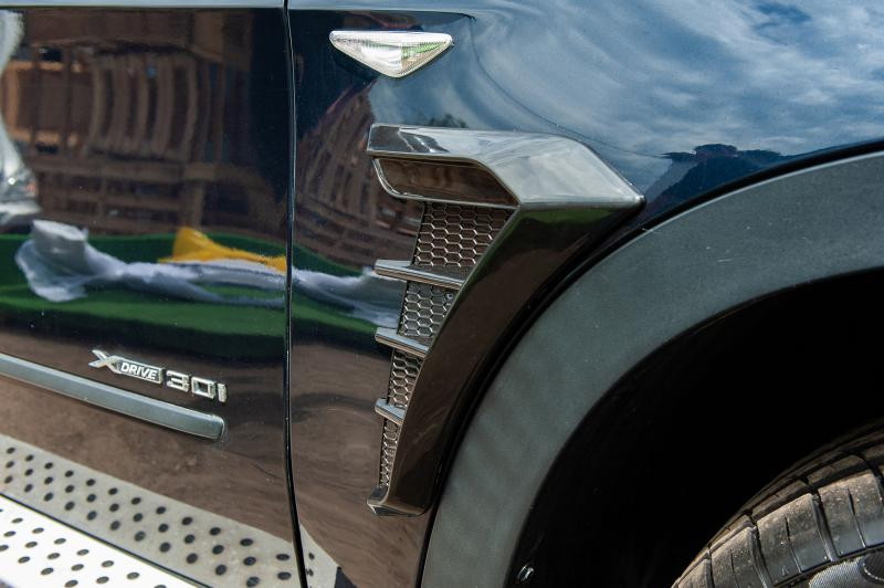 Купить Универсальные вентиляционные накладки на крылья тип-D (имитация, 2 шт)