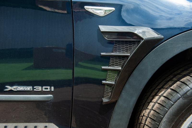 Купить Универсальные вентиляционные накладки на крылья тип-D (имитация, 2 шт)