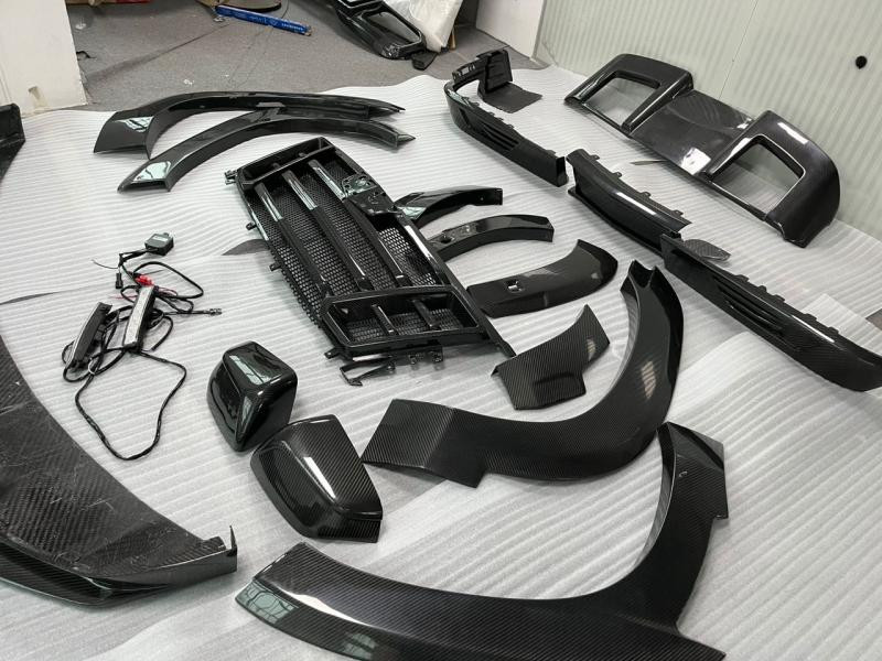 Купити Комплект обвісів LRT Carbon для Cadillac Escalade 2020- рр