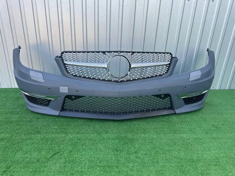 Купити Передній бампер 2011-2014 AMG C63 з решіткою Diamond Silver для Mercedes C-class W204 рр