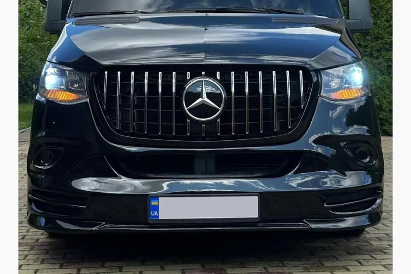 Купить Передняя решетка Panamericana GT Chrome Premium V2 (С рамкой) для Mercedes Sprinter W907/W910 2018- гг