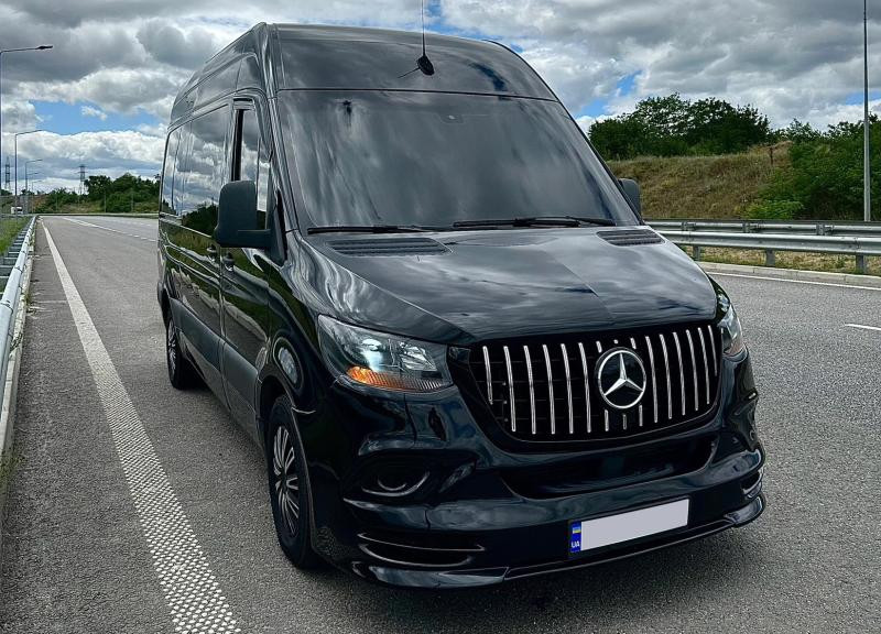 Купить Передняя решетка Panamericana GT Chrome Premium V2 (С рамкой) для Mercedes Sprinter W907/W910 2018- гг