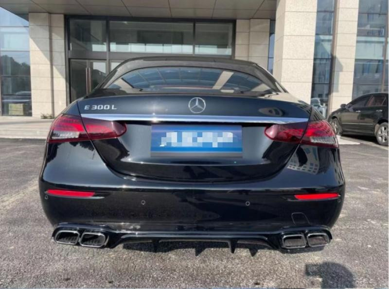 Купити Задній дифузор з насадками Silver (для Base, Дизайн E63 2020-2024) для Mercedes E-сlass W213 рр