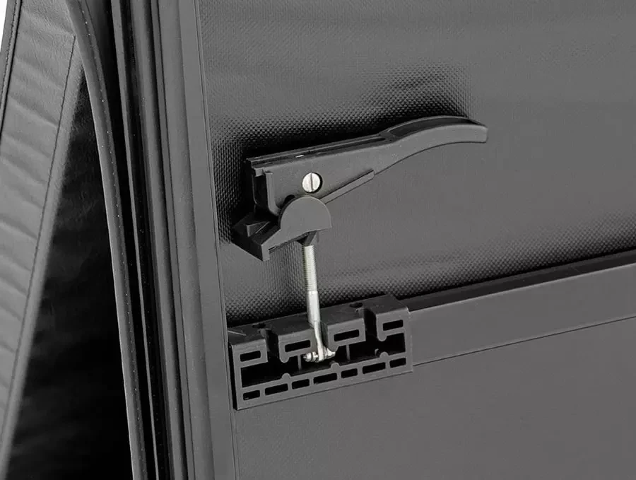 Купить Виниловая крышка кузова 6' 5" Tri-Fold Rough Country для Toyota Tundra 07-13