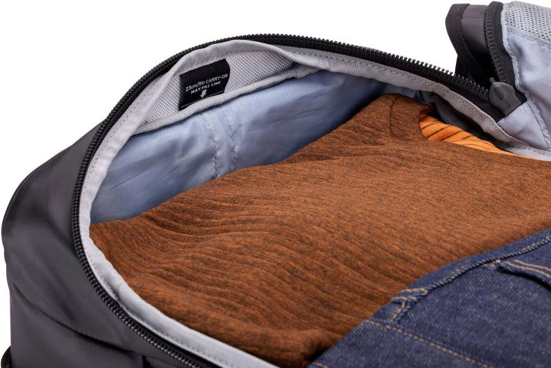 Купити Чемодан на колесах Thule Chasm Carry On 55cm/22' (Black) (TH 3204985)