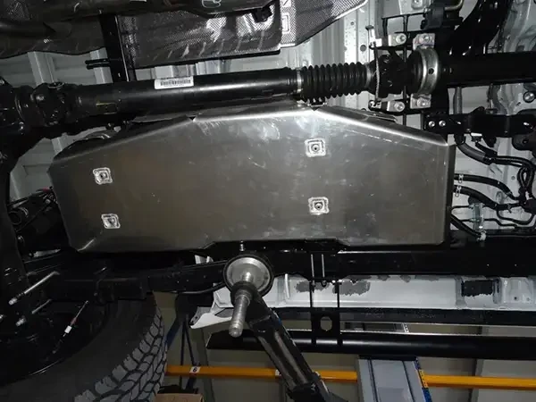 Купити Захист паливного бака Toyota Hilux 16-19 Fabryka 4х4