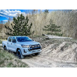 Купить Комплект оптики на Toyota Hilux 2021+ LAZER (в решетку радиатора)