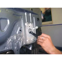 Купити Фаркоп для Subaru Vitara від 2015 швідкознімній