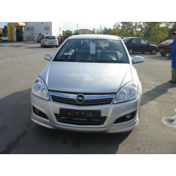 Купити Передня нижня накладка Sedan (під фарбування) для Opel Astra H 2004-2013 рр