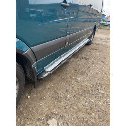 Купити Бокові пороги Rainbow (2 шт., алюміній) Long/ExtraLong для Volkswagen Crafter 2006-2016 рр