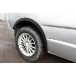 Купити Накладки на колісні арки (4 шт, чорні) 2001-2007, чорний метал для Nissan Primastar рр