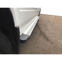 Купити Бокові пороги Maya V2 (2 шт., алюміній) Середня база для Volkswagen LT 1995-2006 рр