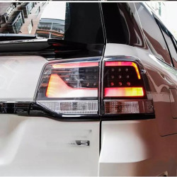 Купити Задні ліхтарі 2016-2025 (Executive Black) для Toyota Land Cruiser 200